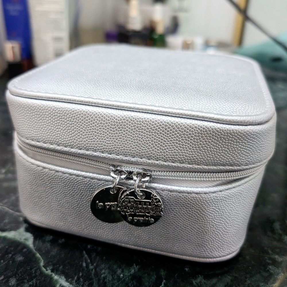 La Prairie Silver Square Cosmetic Case